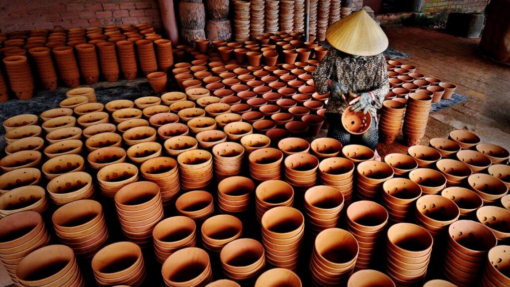bat-trang-pottery-village